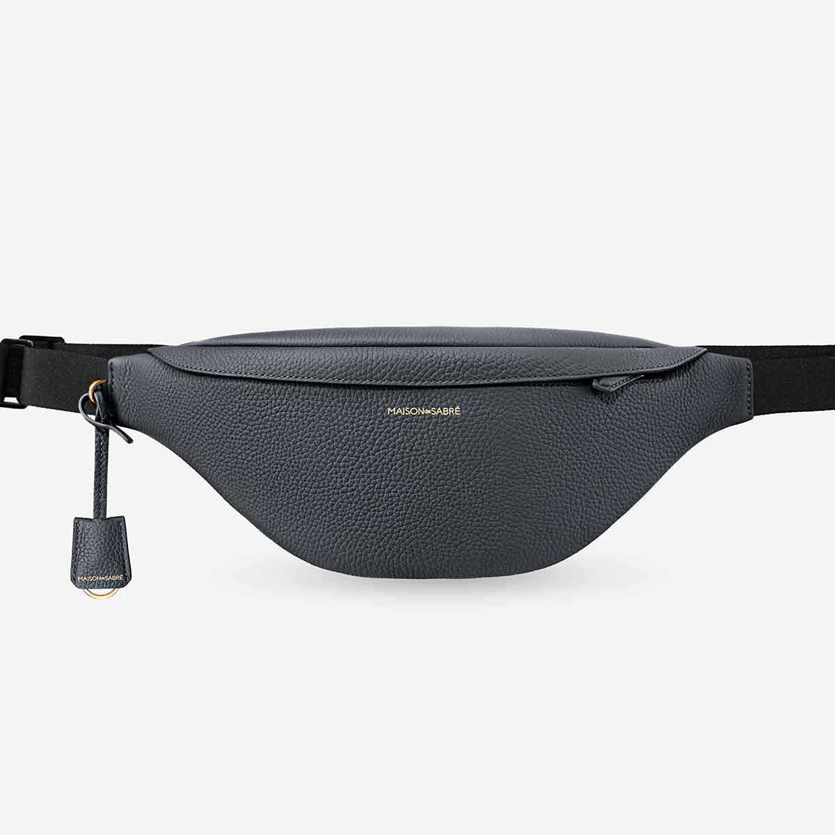 美品　MAISON de SABRE メンズ　レザーボディバッグ The Sling Bag - Graphite Grey – MAISON de SABRÉ
