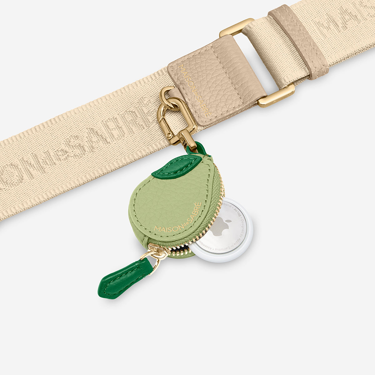 MAISON de SABRE AirTagケース フルーツチャーム pear SABRÉMOJI™ Fruit Charm in Pear | MAISON de SABRÉ