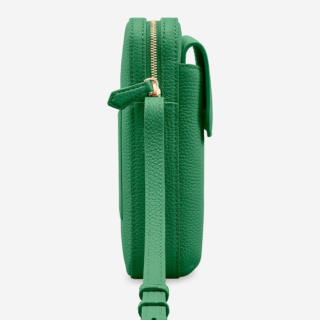 green ブックカバー、スマホポーチ Zipped Phone Pouch in Emerald Green | MAISON de SABRÉ